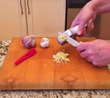 Zyliss garlic press with paring knife